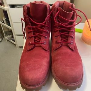 Red timberlands size 8M